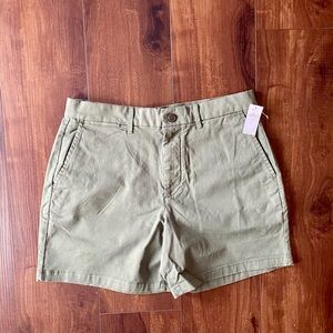 NWT Gap Olive Green Size 31 Womens Casual Walking Shorts